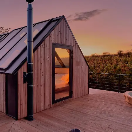 Campy Eco House • Eger